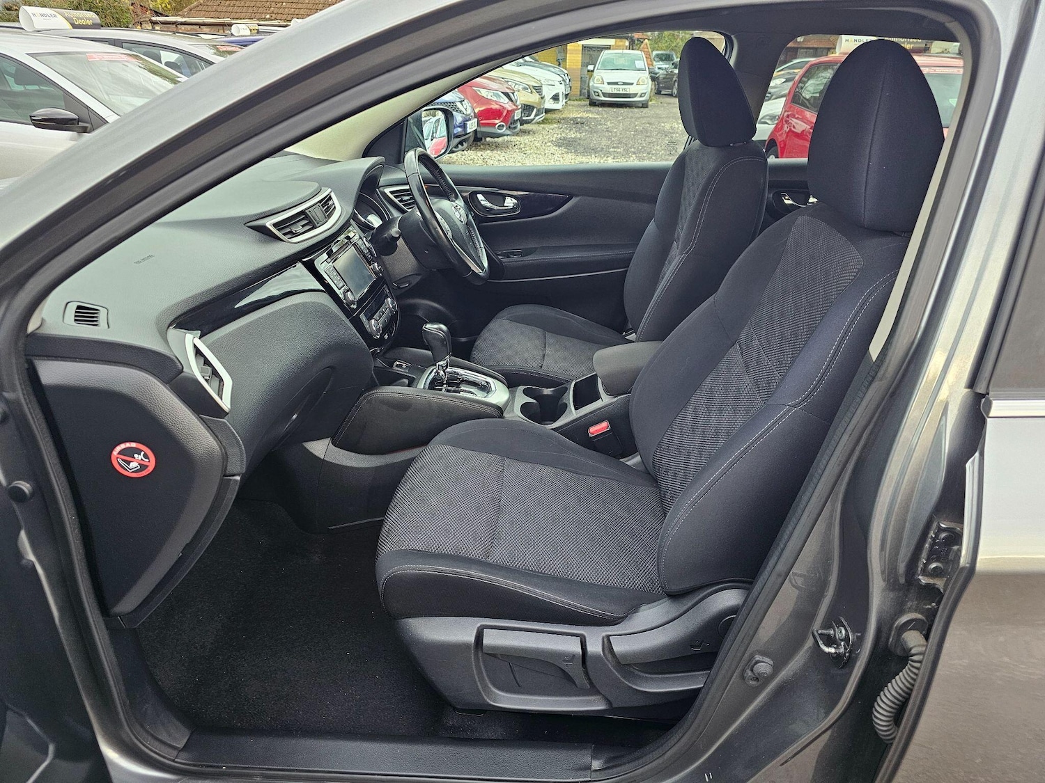 Used Nissan Qashqai 2016 for sale - 76993127: Photo 15