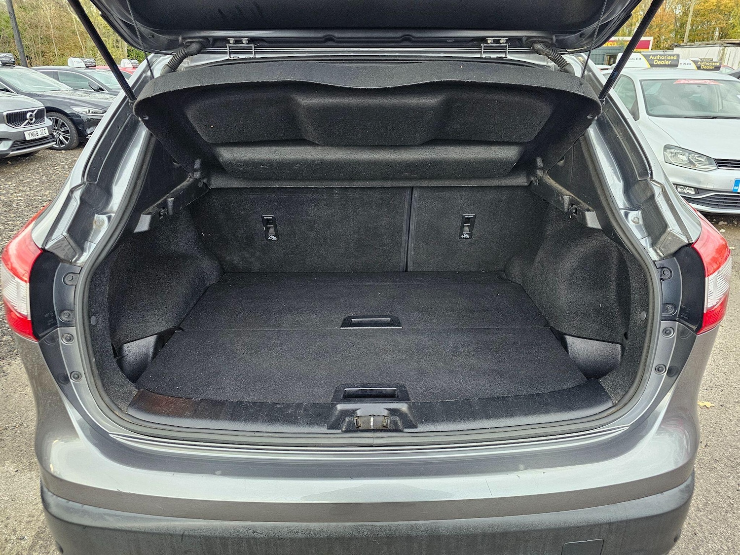 Used Nissan Qashqai 2016 for sale - 76993127: Photo 37