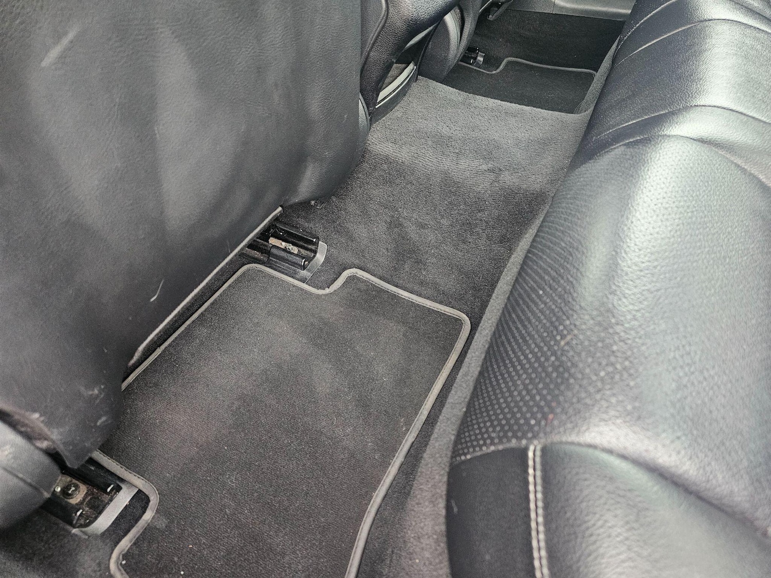 Used Mercedes-Benz C Class 2015 for sale - 76336786: Photo 20