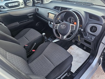 Used Toyota Yaris 2014 for sale - 77425853: Photo