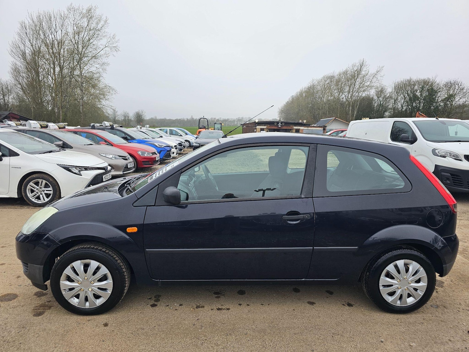 Used Ford Fiesta 2004 for sale - 77808731: Photo 2