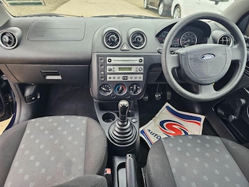 Used Ford Fiesta 2004 for sale - 77808731: Photo