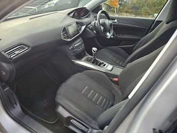 Used Peugeot 308 2014 for sale - 77794075: Photo