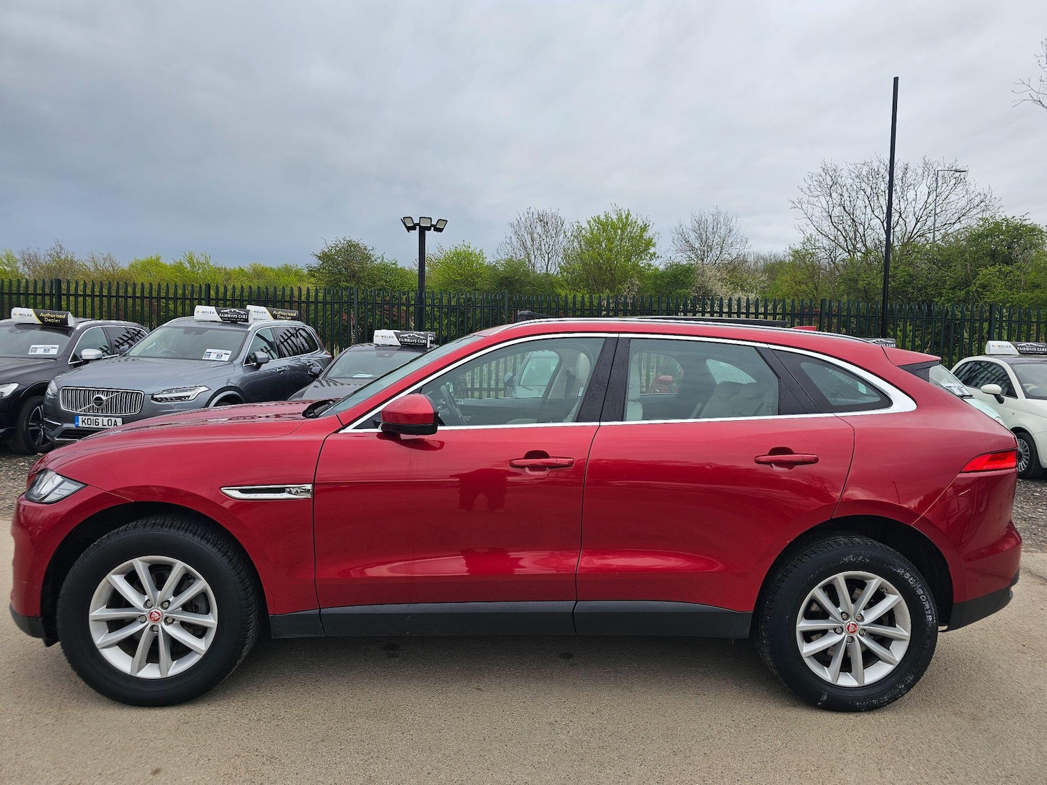 Used Jaguar F-Pace 2016 for sale - 78185482: Photo 2
