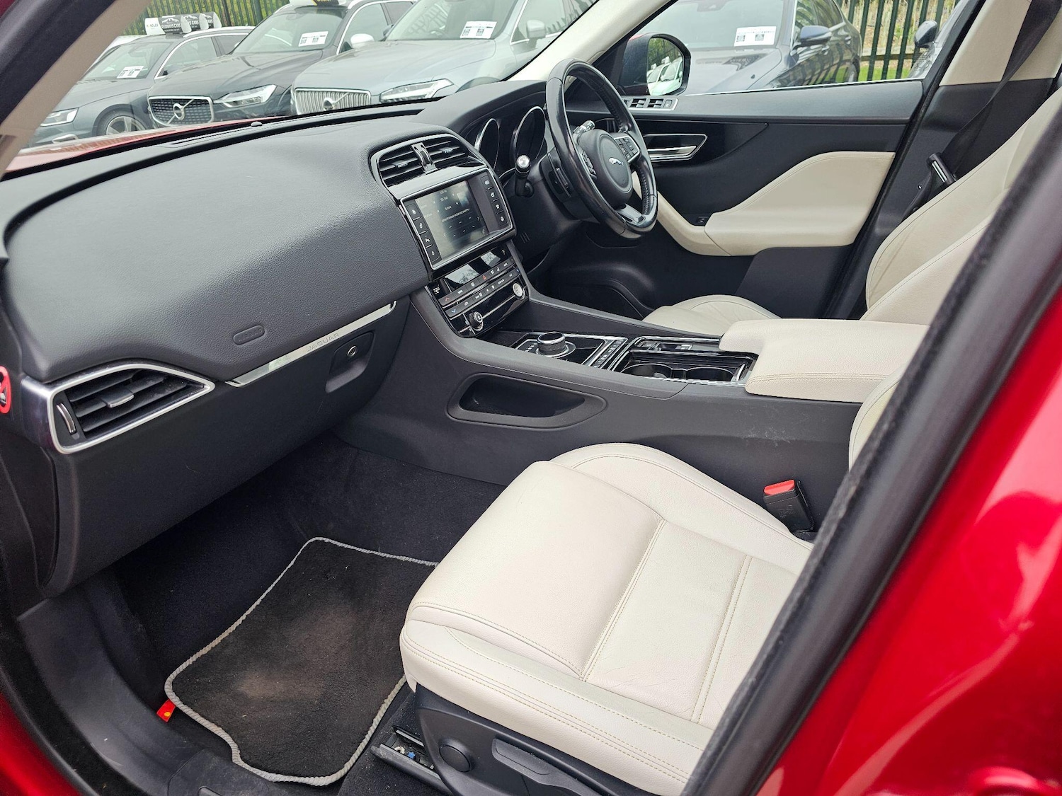 Used Jaguar F-Pace 2016 for sale - 78185482: Photo 4