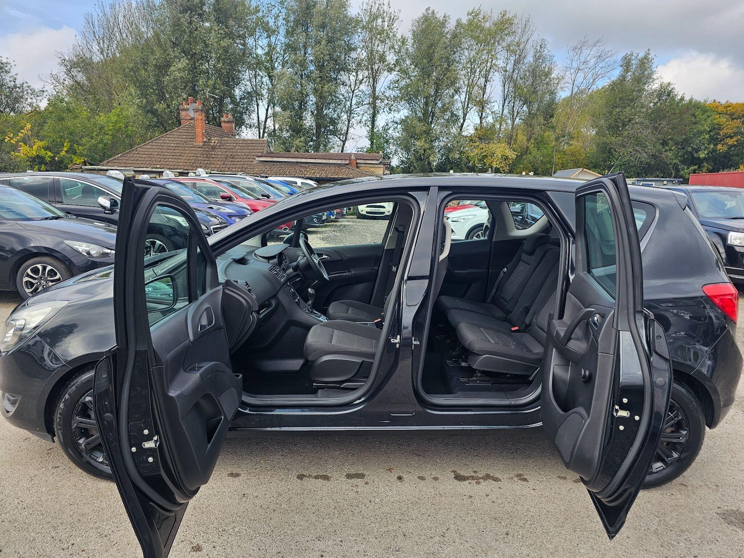 Used Vauxhall Meriva 2015 for sale - 76992159: Photo 19