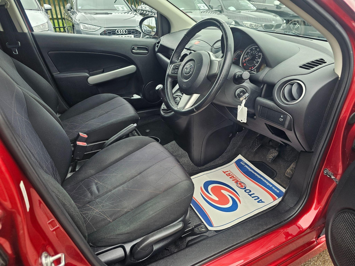 Used Mazda Mazda2 2014 for sale - 78047606: Photo 4