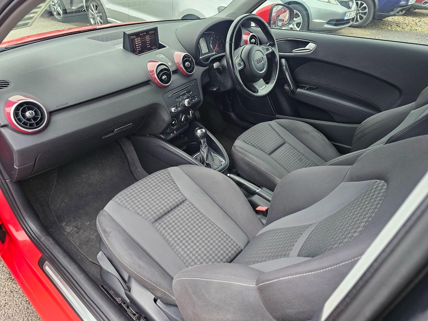 Used Audi A1 2011 for sale - 76572620: Photo 4