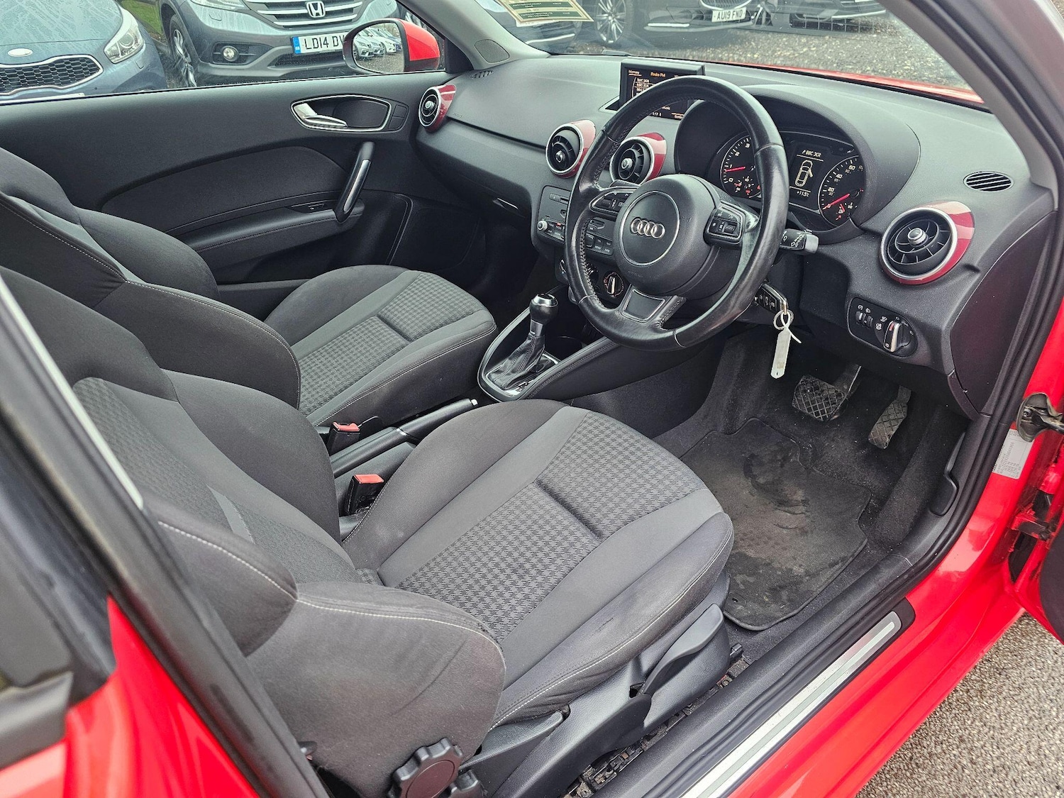 Used Audi A1 2011 for sale - 76572620: Photo 5