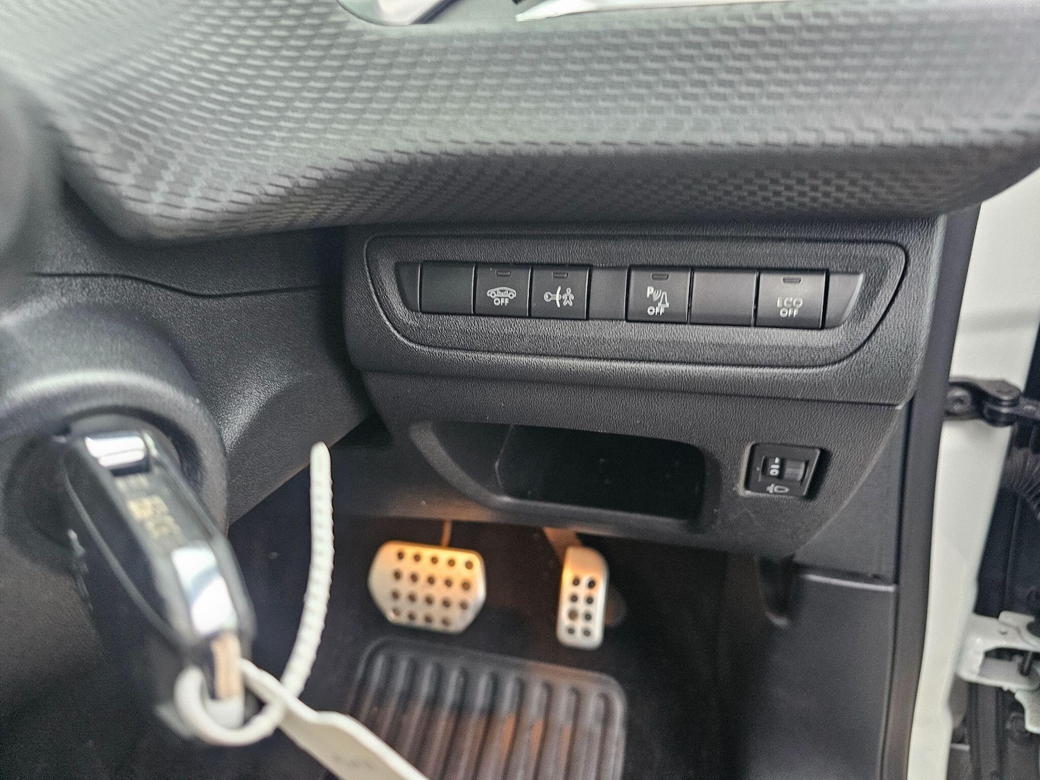Used Peugeot 2008 2016 for sale - 76270383: Photo 19