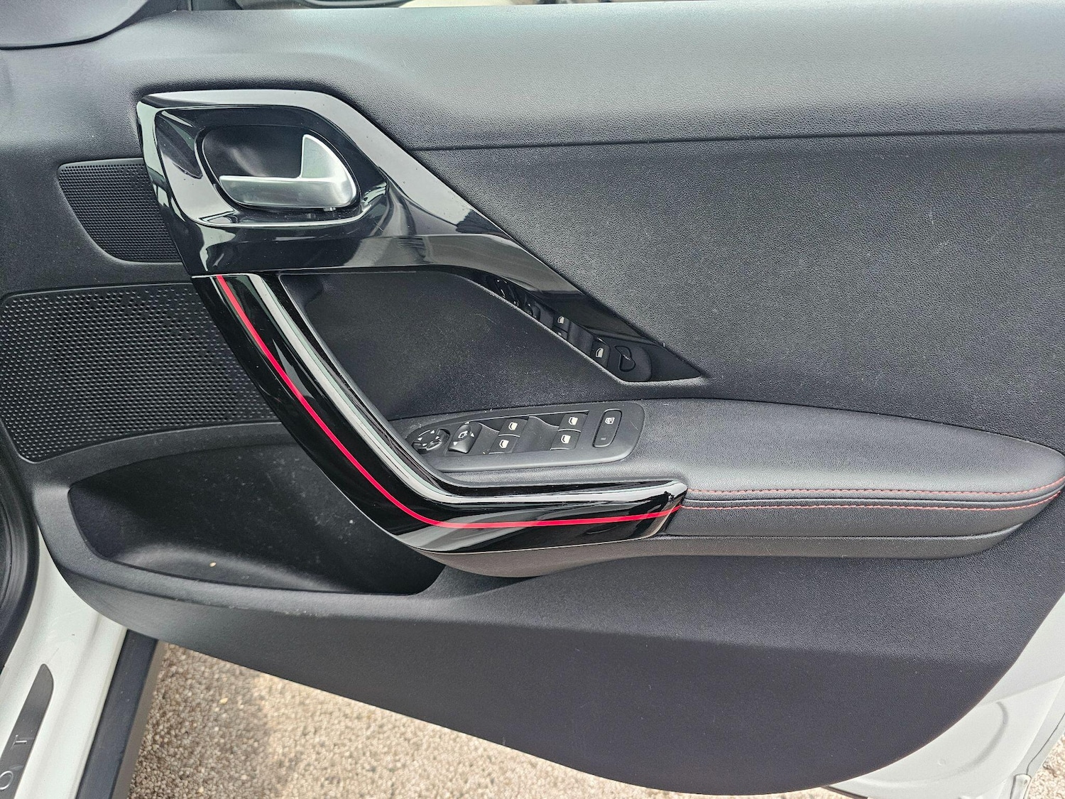 Used Peugeot 2008 2016 for sale - 76270383: Photo 30