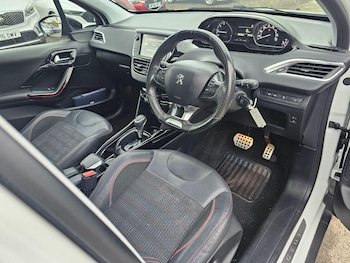 Used Peugeot 2008 2016 for sale - 76270383: Photo
