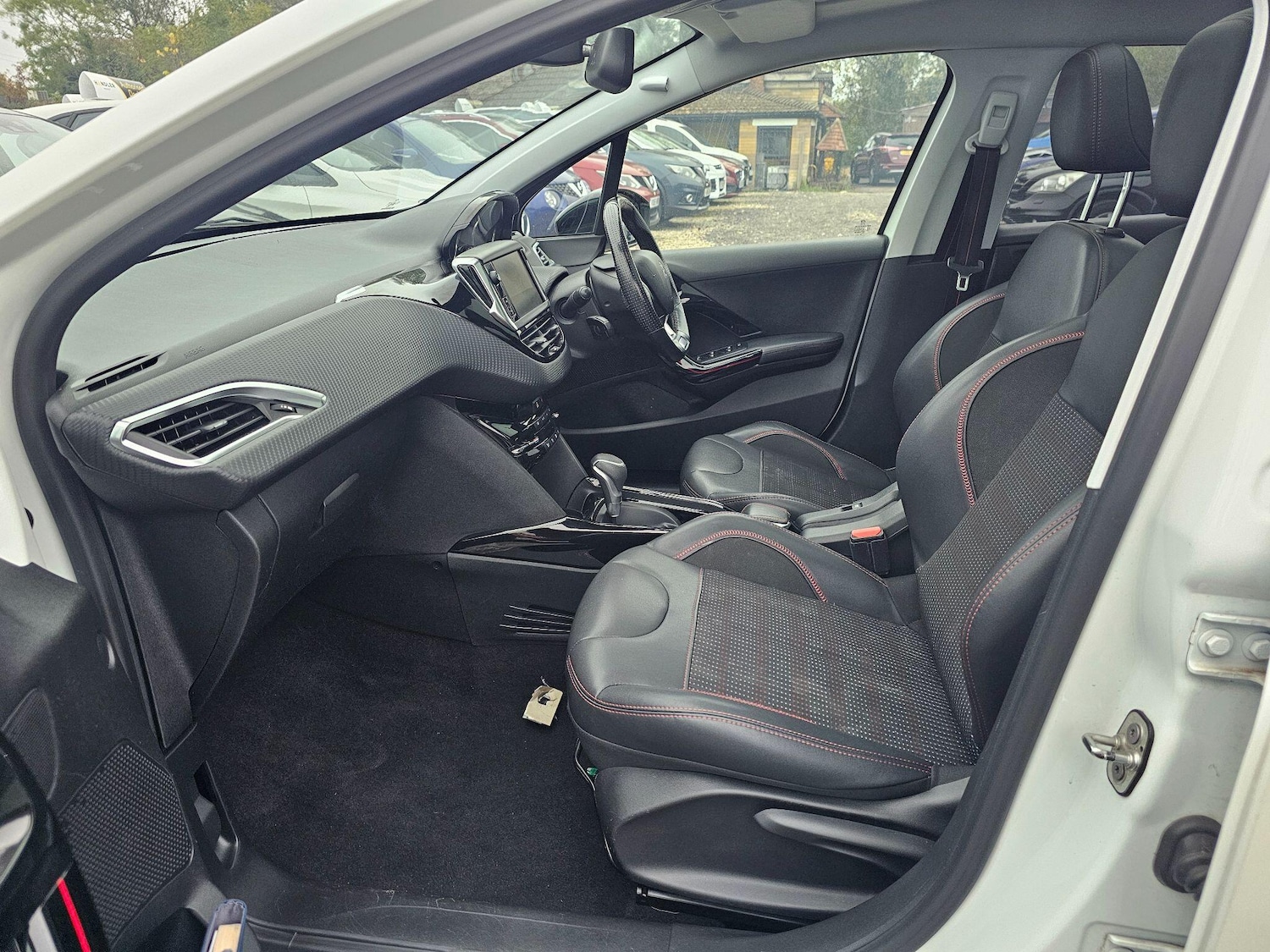 Used Peugeot 2008 2016 for sale - 76270383: Photo 5