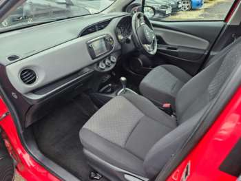 Used Toyota Yaris 2015 for sale - 73800137: Photo