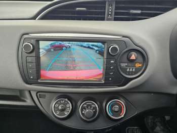 Used Toyota Yaris 2015 for sale - 73800137: Photo