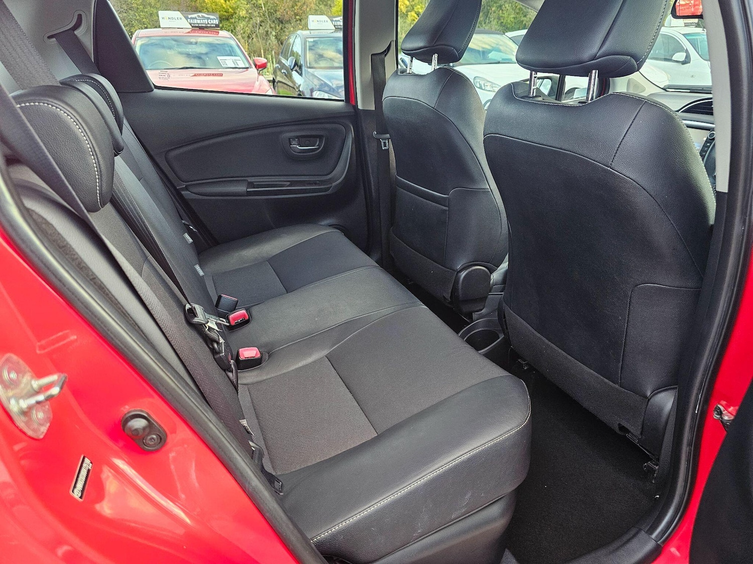 Used Toyota Yaris 2014 for sale - 76336180: Photo 24