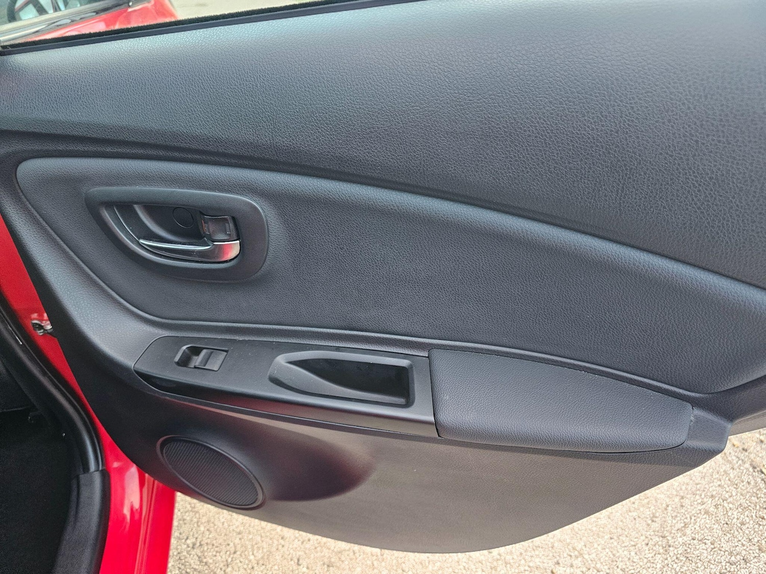 Used Toyota Yaris 2014 for sale - 76336180: Photo 27