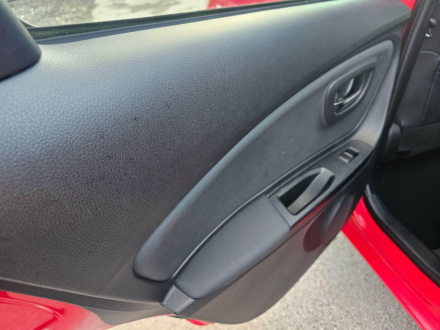 Used Toyota Yaris 2014 for sale - 76336180: Photo 30