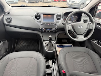 Used Hyundai i10 2018 for sale - 79348282: Photo