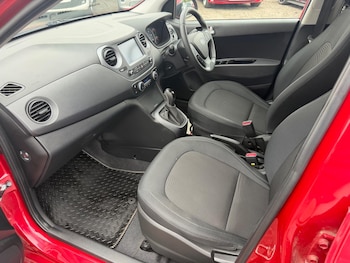 Used Hyundai i10 2018 for sale - 79348282: Photo