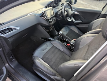 Used Peugeot 2008 2019 for sale - 79425996: Photo