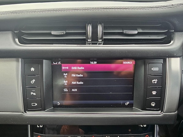 Used Jaguar XF 2017 for sale - 74787739: Photo 15