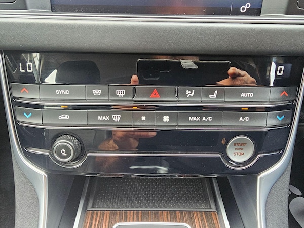 Used Jaguar XF 2017 for sale - 74787739: Photo 25