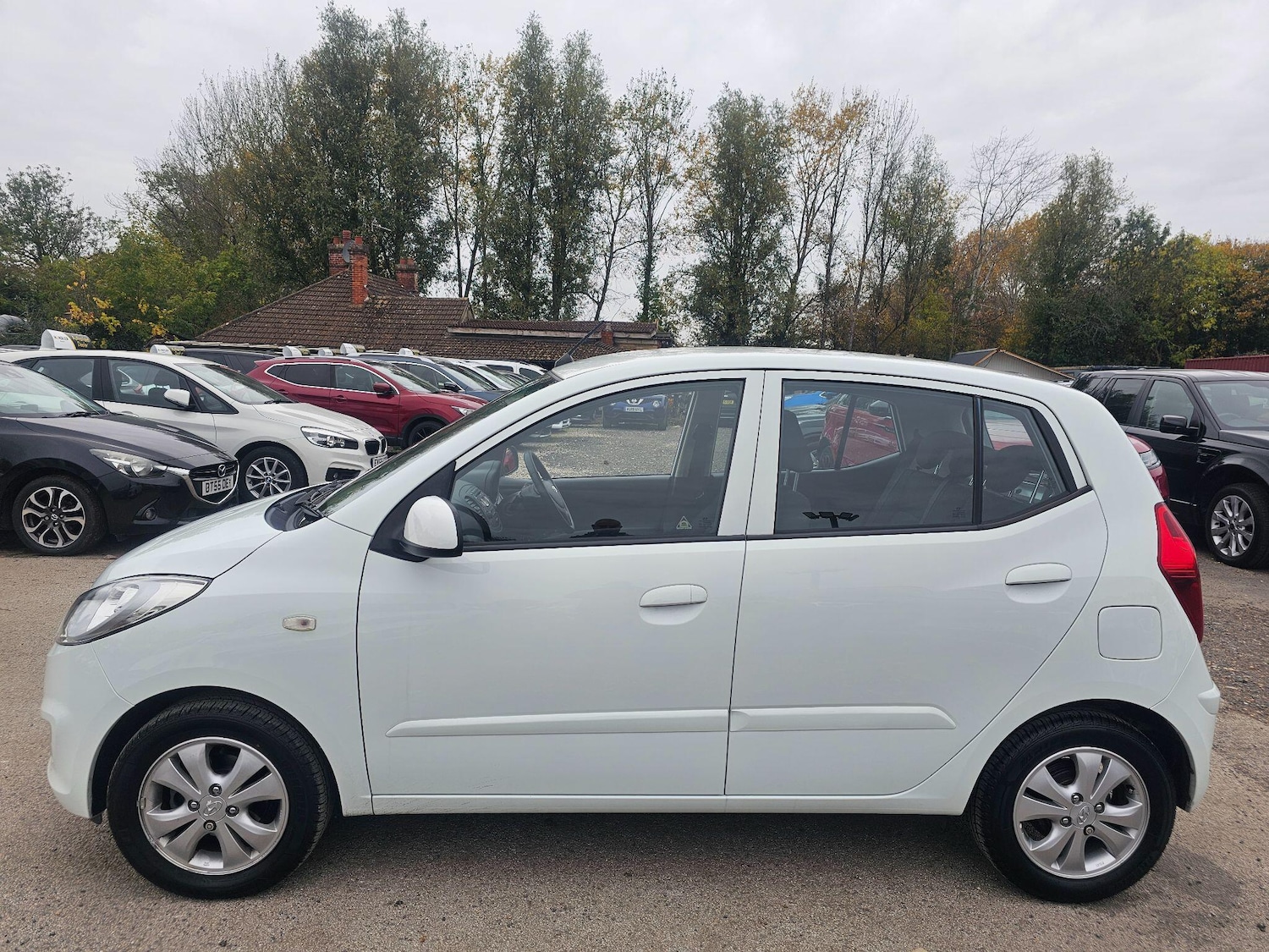 Used Hyundai i10 2013 for sale - 76314928: Photo 2