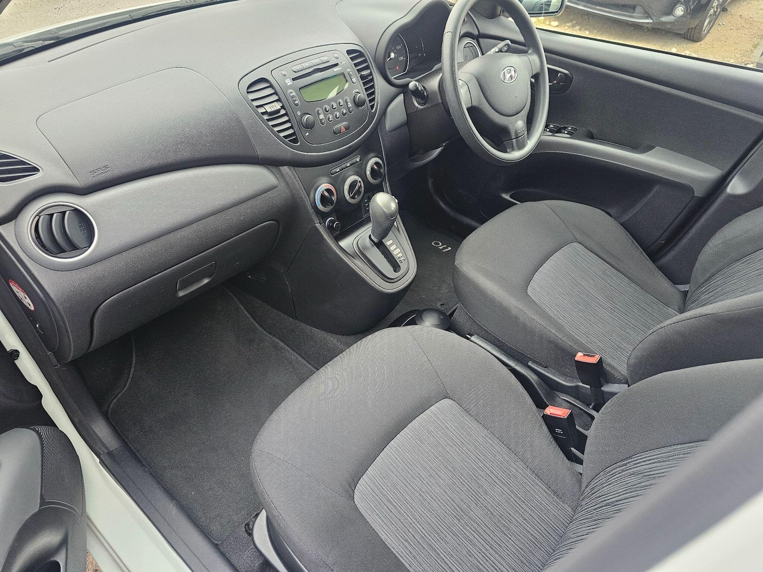 Used Hyundai i10 2013 for sale - 76314928: Photo 29