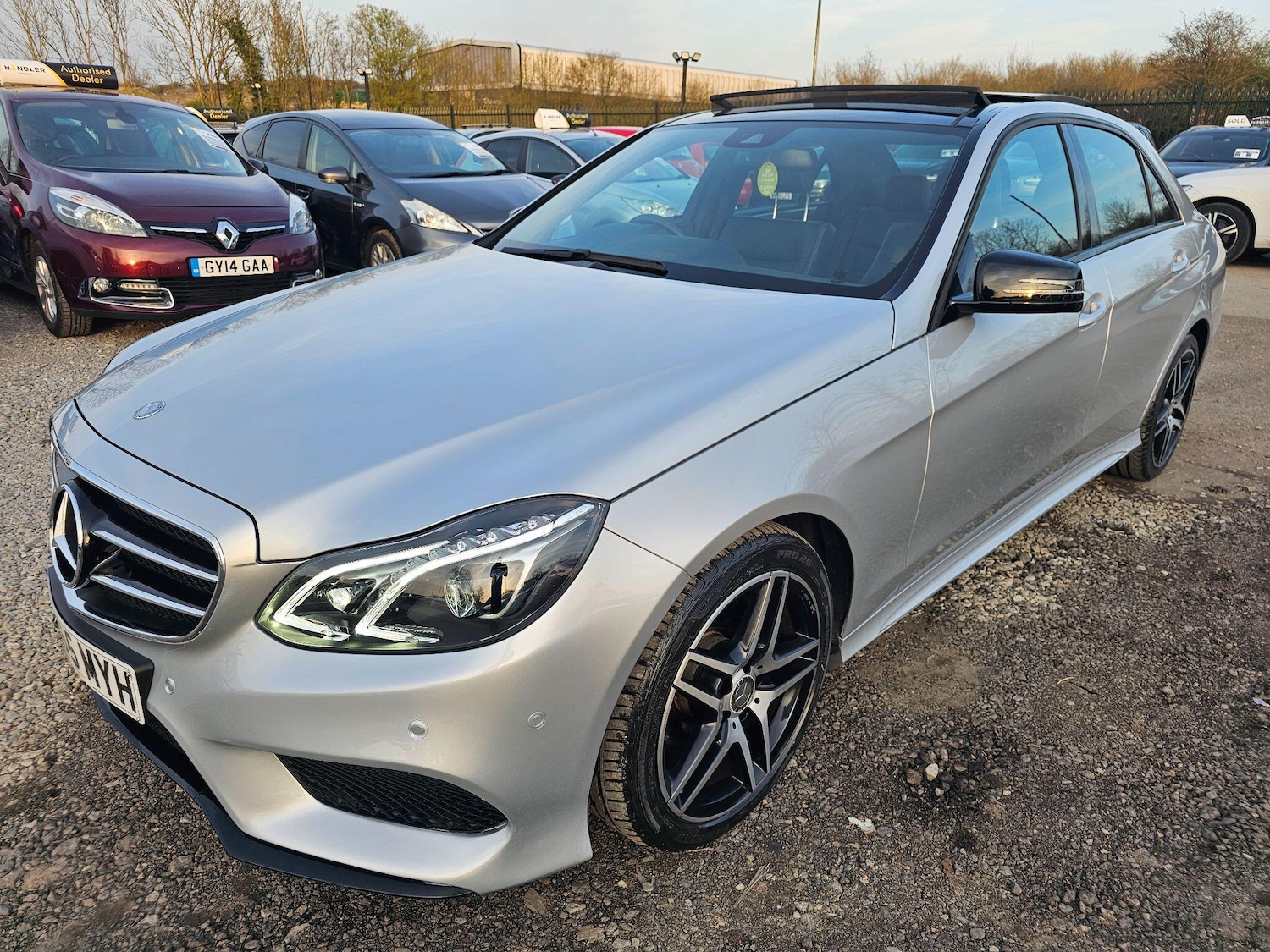 Used Mercedes-Benz E Class 2016 for sale - 77940747: Photo 2