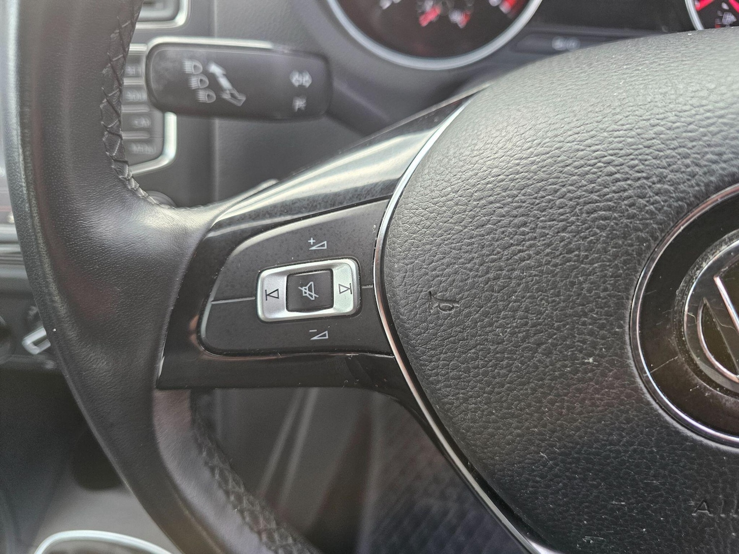 Used Volkswagen Polo for sale - 76992231: Photo 16