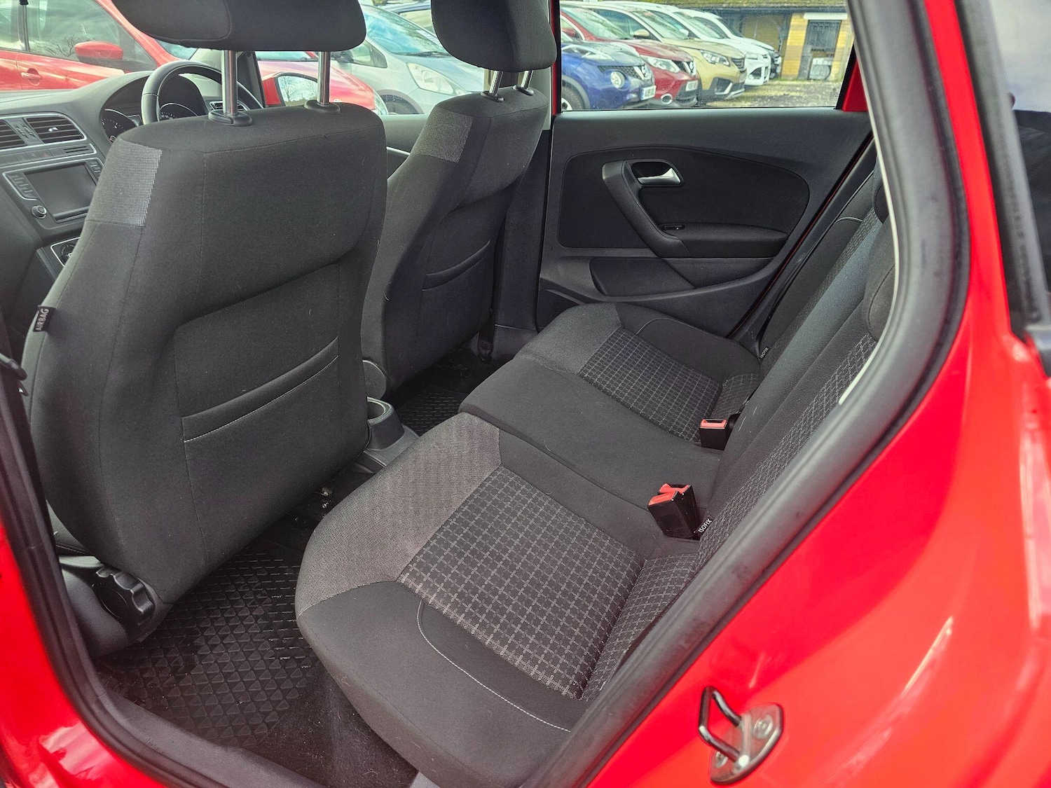 Used Volkswagen Polo for sale - 76992231: Photo 5