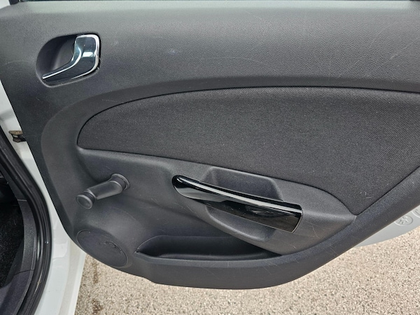 Used Vauxhall Corsa 2013 for sale - 76175133: Photo 24