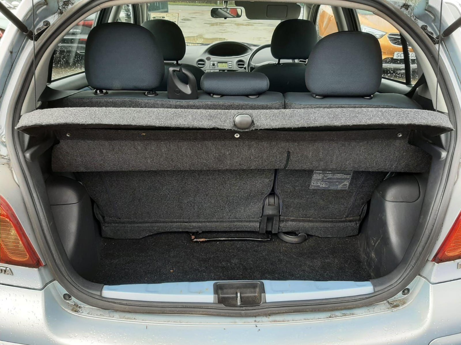 Used Toyota Yaris 2005 for sale - 77657563: Photo 12