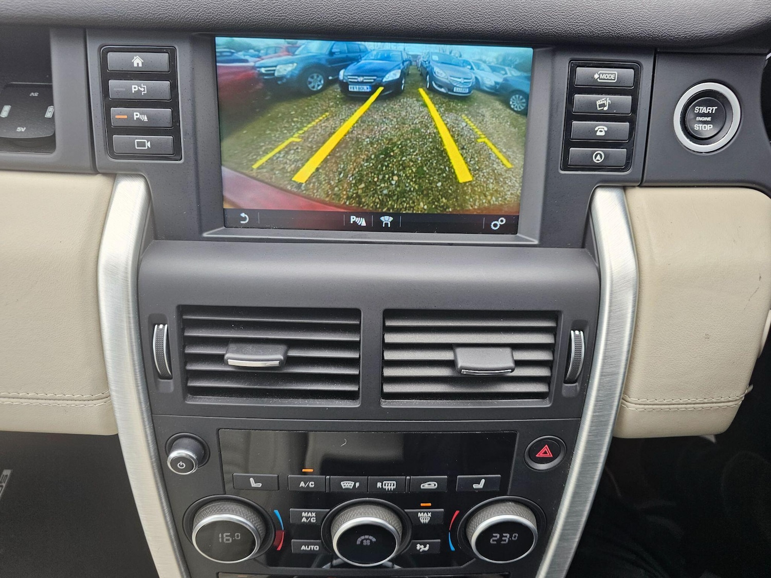 Used Land Rover Discovery Sport 2016 for sale - 76667053: Photo 12