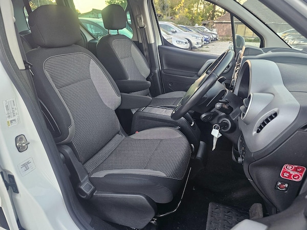 Used Peugeot Partner Tepee 2017 for sale - 76072233: Photo 24