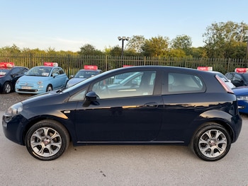 Used Fiat Punto 2015 for sale - 79012147: Photo