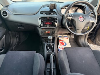 Used Fiat Punto 2015 for sale - 79012147: Photo