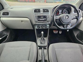 Used Volkswagen Polo 2015 for sale - 75906038: Photo