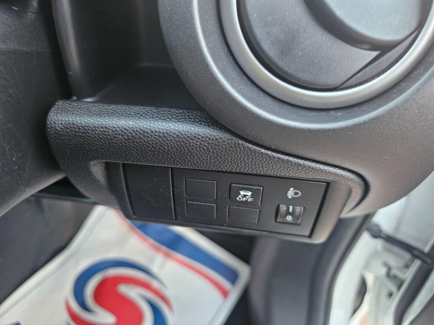 Used Mazda Mazda2 2012 for sale - 77358866: Photo 14