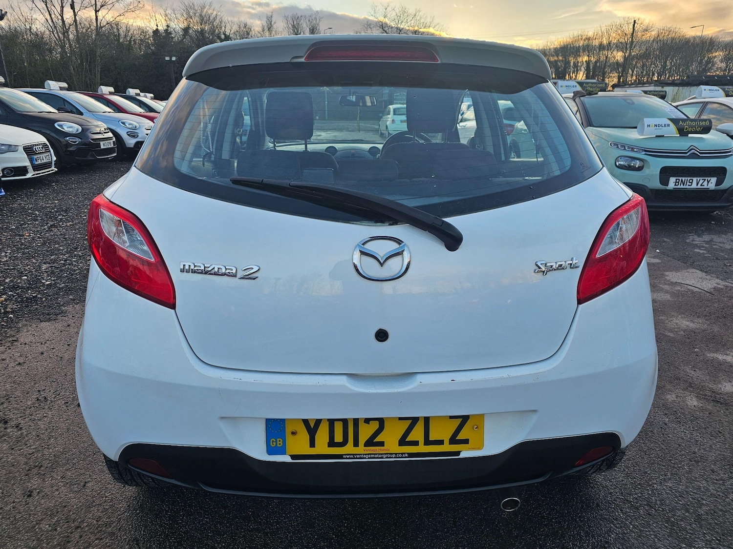 Used Mazda Mazda2 2012 for sale - 77358866: Photo 5