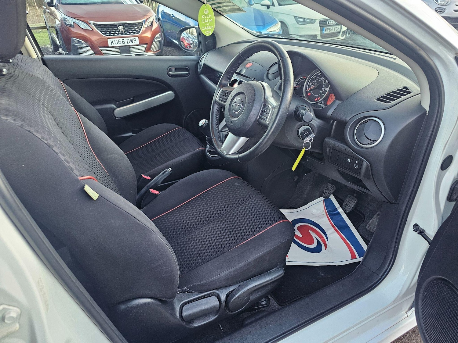 Used Mazda Mazda2 2012 for sale - 77358866: Photo 8