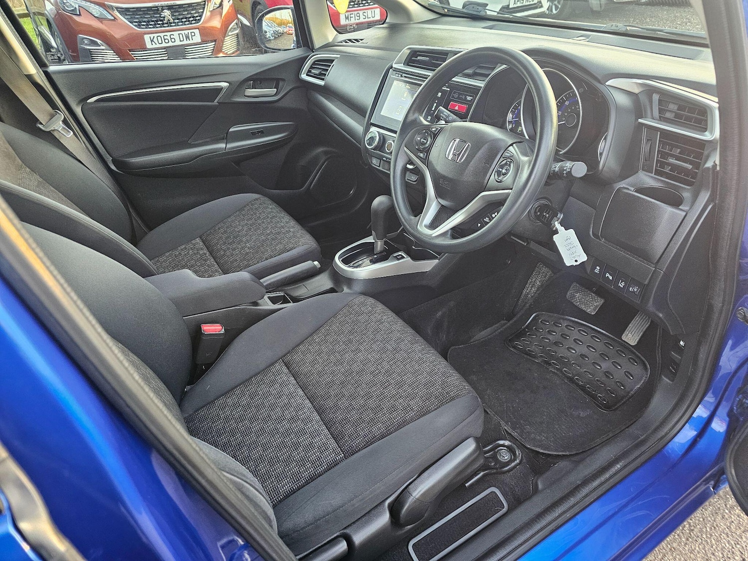 Used Honda Jazz 2017 for sale - 76926056: Photo 4