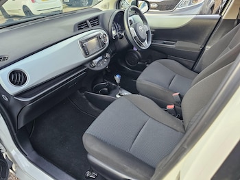 Used Toyota Yaris 2013 for sale - 75838579: Photo