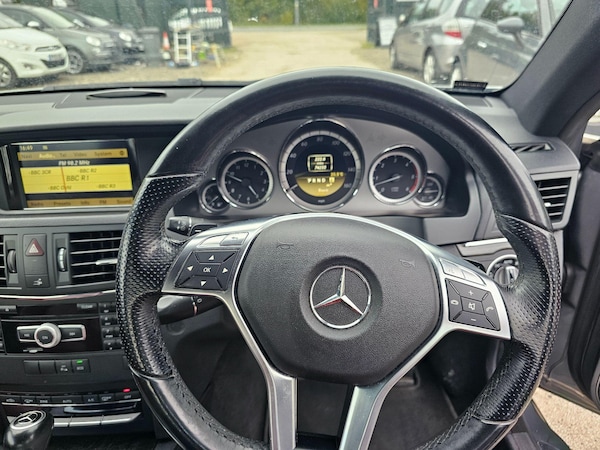 Used Mercedes-Benz E-Class 2011 for sale - 76121483: Photo 12