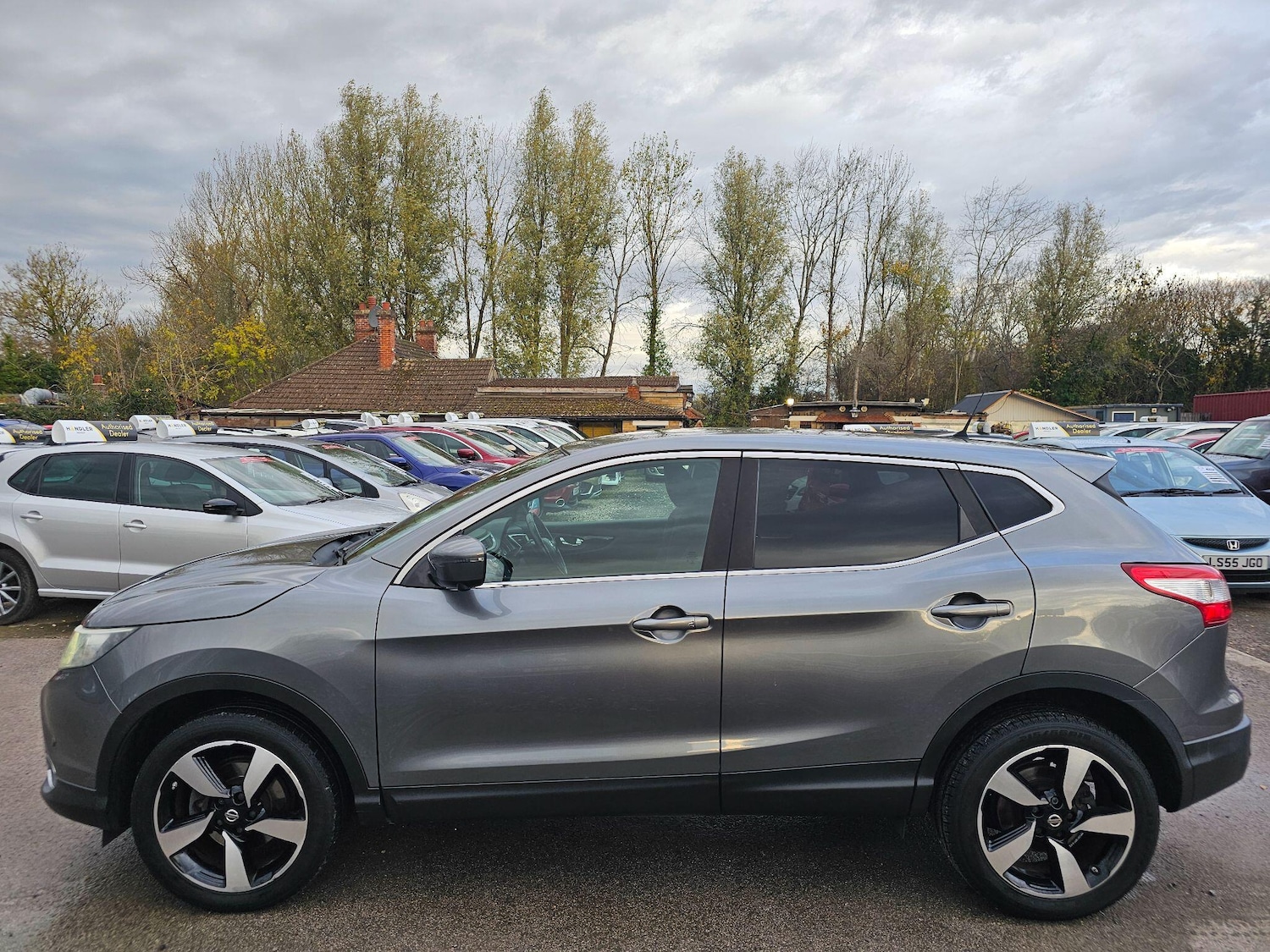 Used Nissan Qashqai 2016 for sale - 77468556: Photo 2