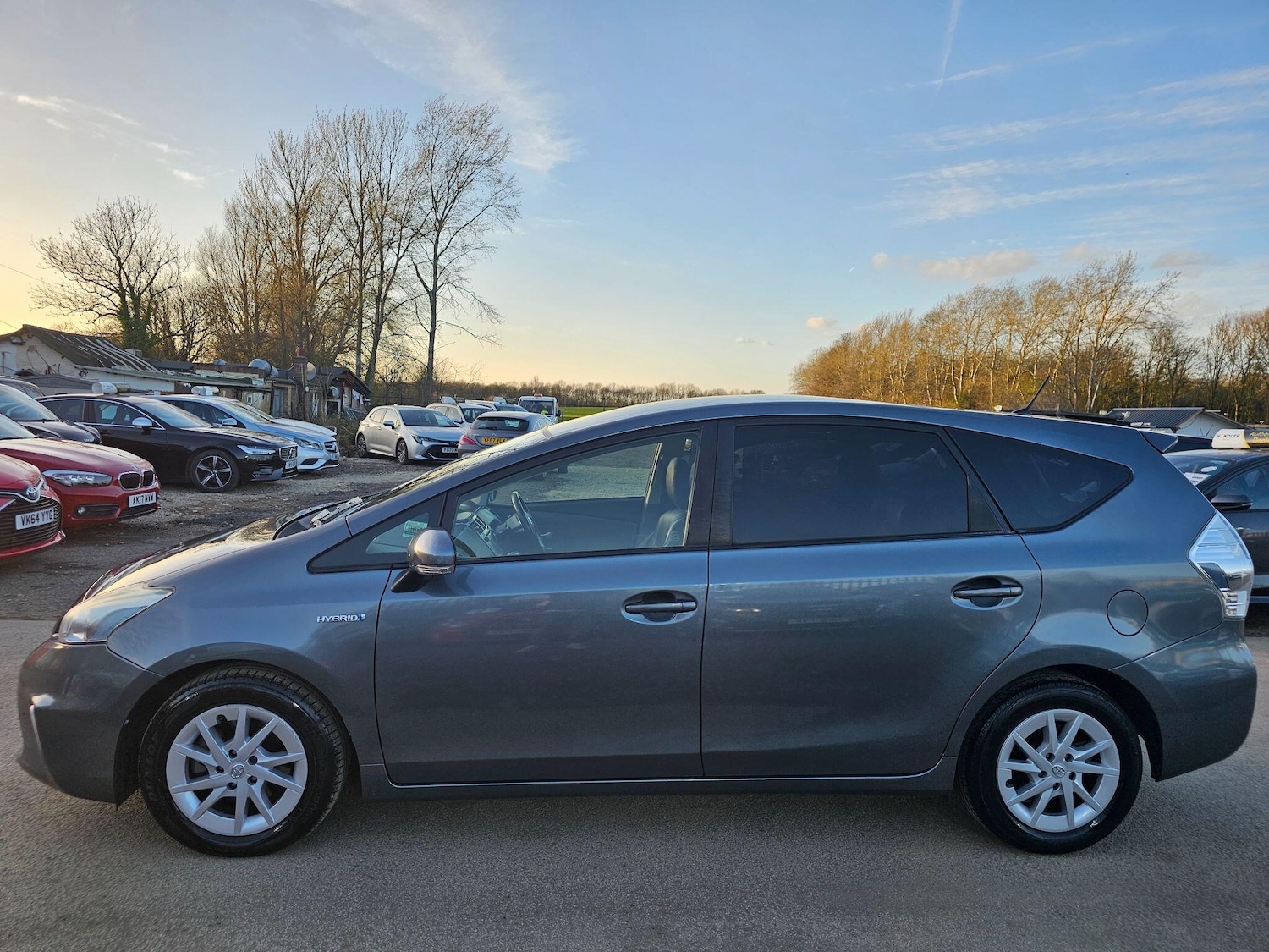 Used Toyota Prius+ 2012 for sale - 77839658: Photo 2