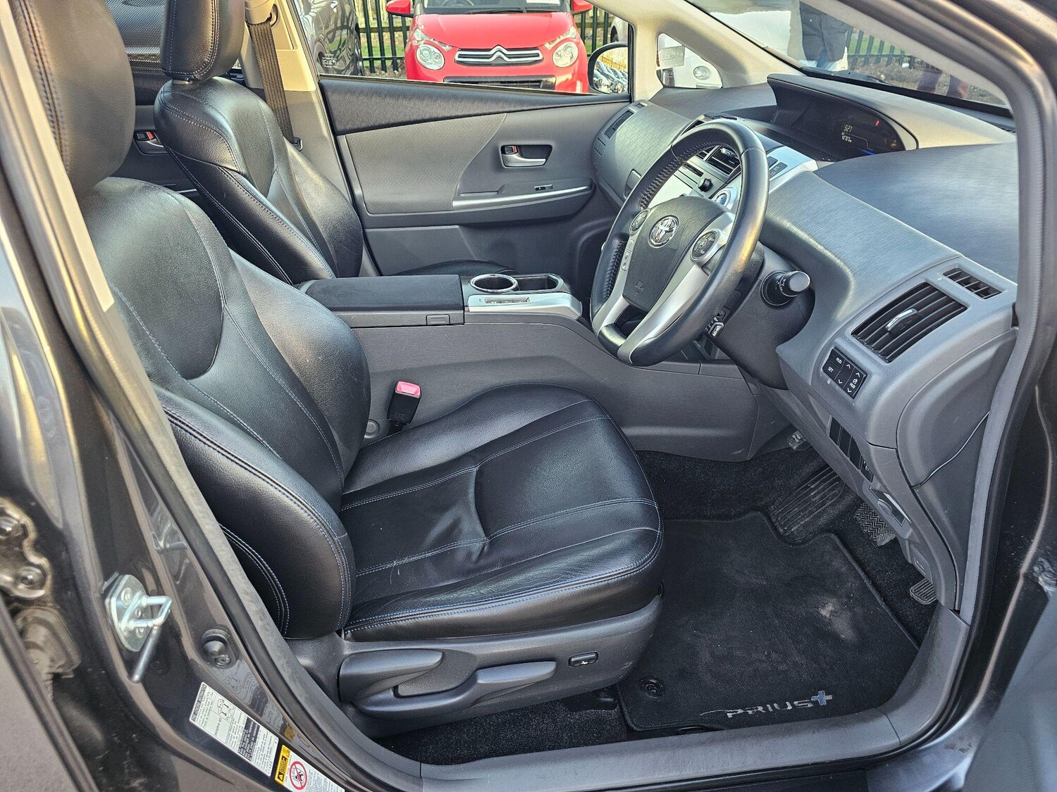 Used Toyota Prius+ 2012 for sale - 77839658: Photo 20