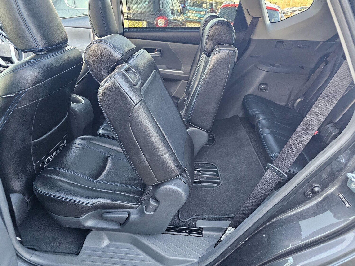 Used Toyota Prius+ 2012 for sale - 77839658: Photo 27