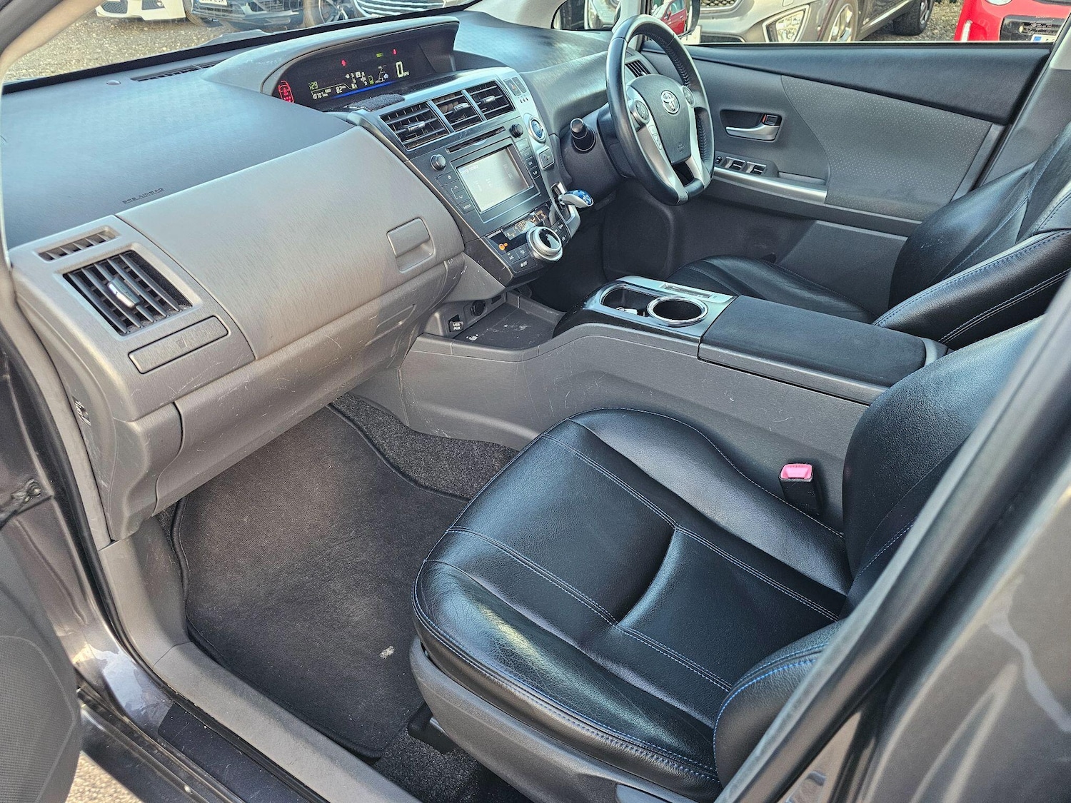 Used Toyota Prius+ 2012 for sale - 77839658: Photo 4